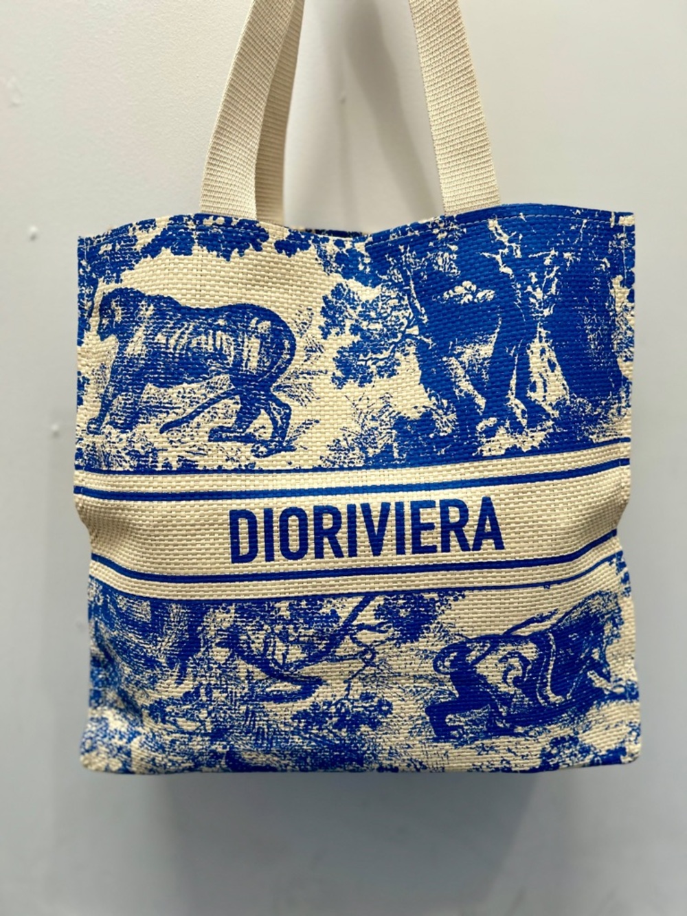 Christian Dior Exclusive Parfums
GWP Blue Beige Straw Tote Bag - Picture 5 of 8